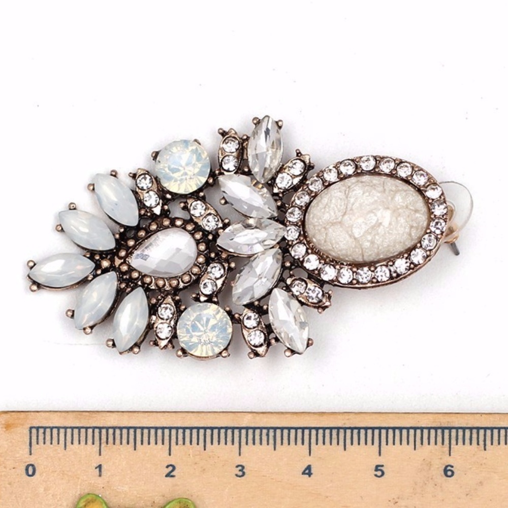 Retro Beige Crystal Statement Earrings - Picture 4 of 4
